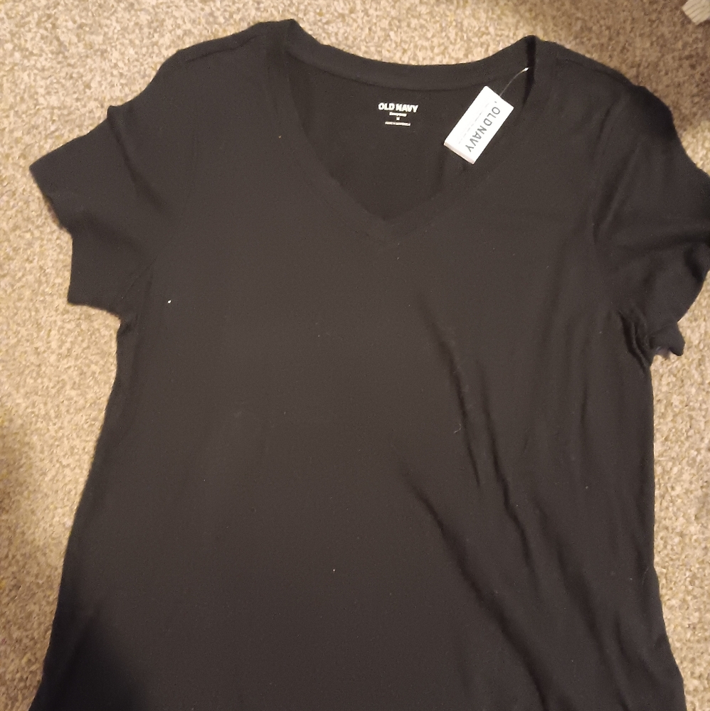 Old Navy V neck shirt